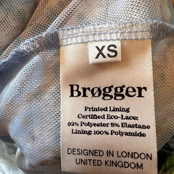 Brogger dress size xs white with floral printed lining in excellent condition - Picture 5 of 6